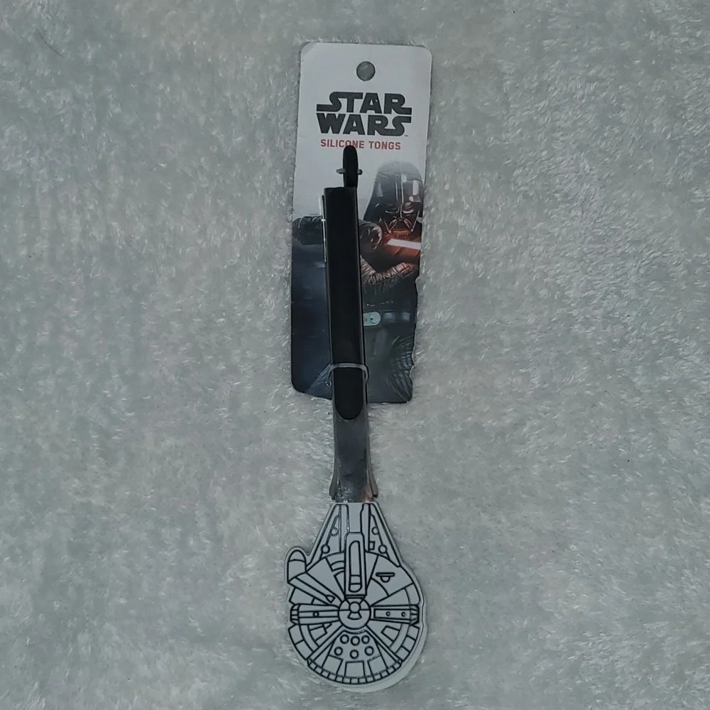 DISNEY Star Wars Silicone Tongs Millenium Falcon